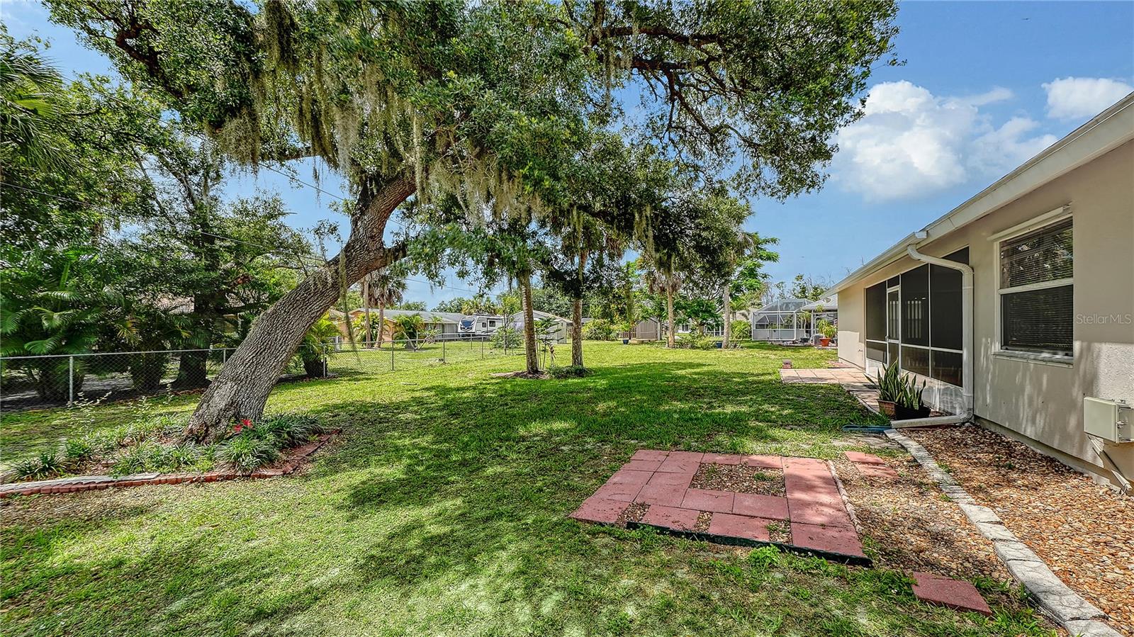 3826 Beeber St Property Photo 33