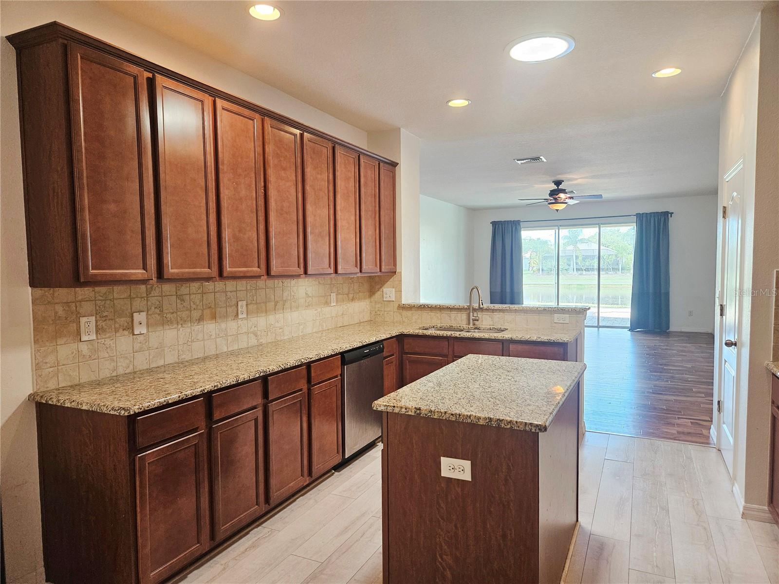 118 Peony Ct Property Photo 12