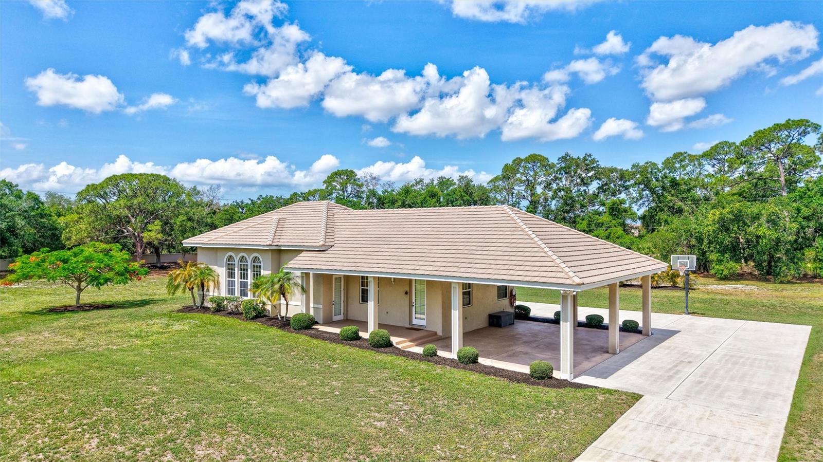 1045 Fox Creek Dr Property Photo 15
