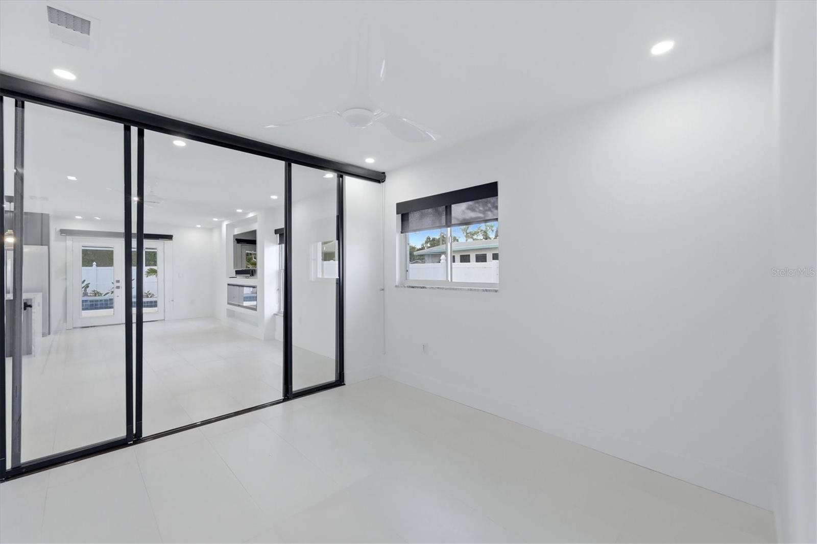 201 Honore Ave Property Photo 8