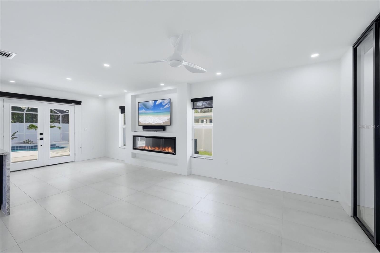 201 Honore Ave Property Photo 20