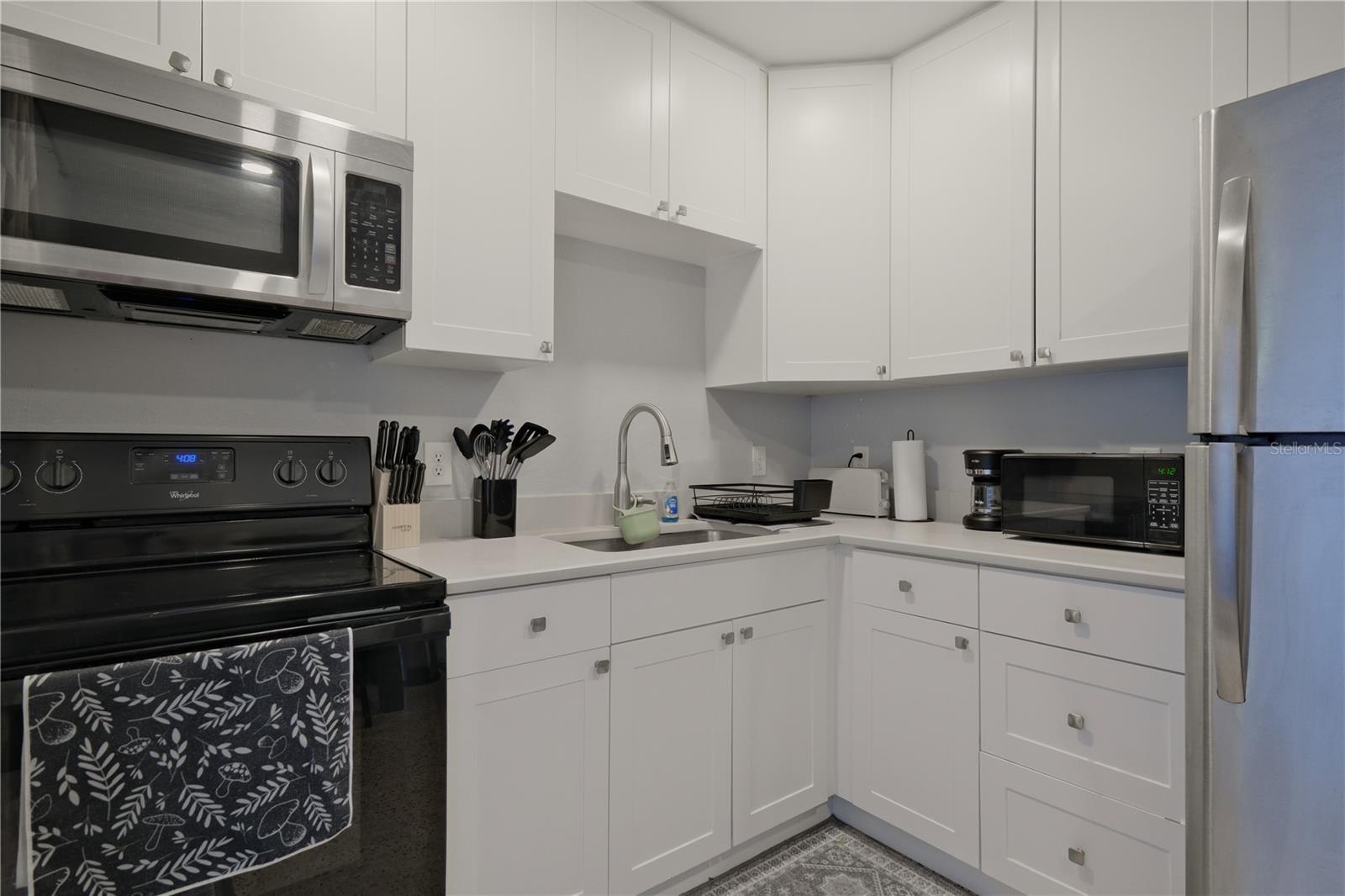 993 Gary St #a & B Property Photo 14