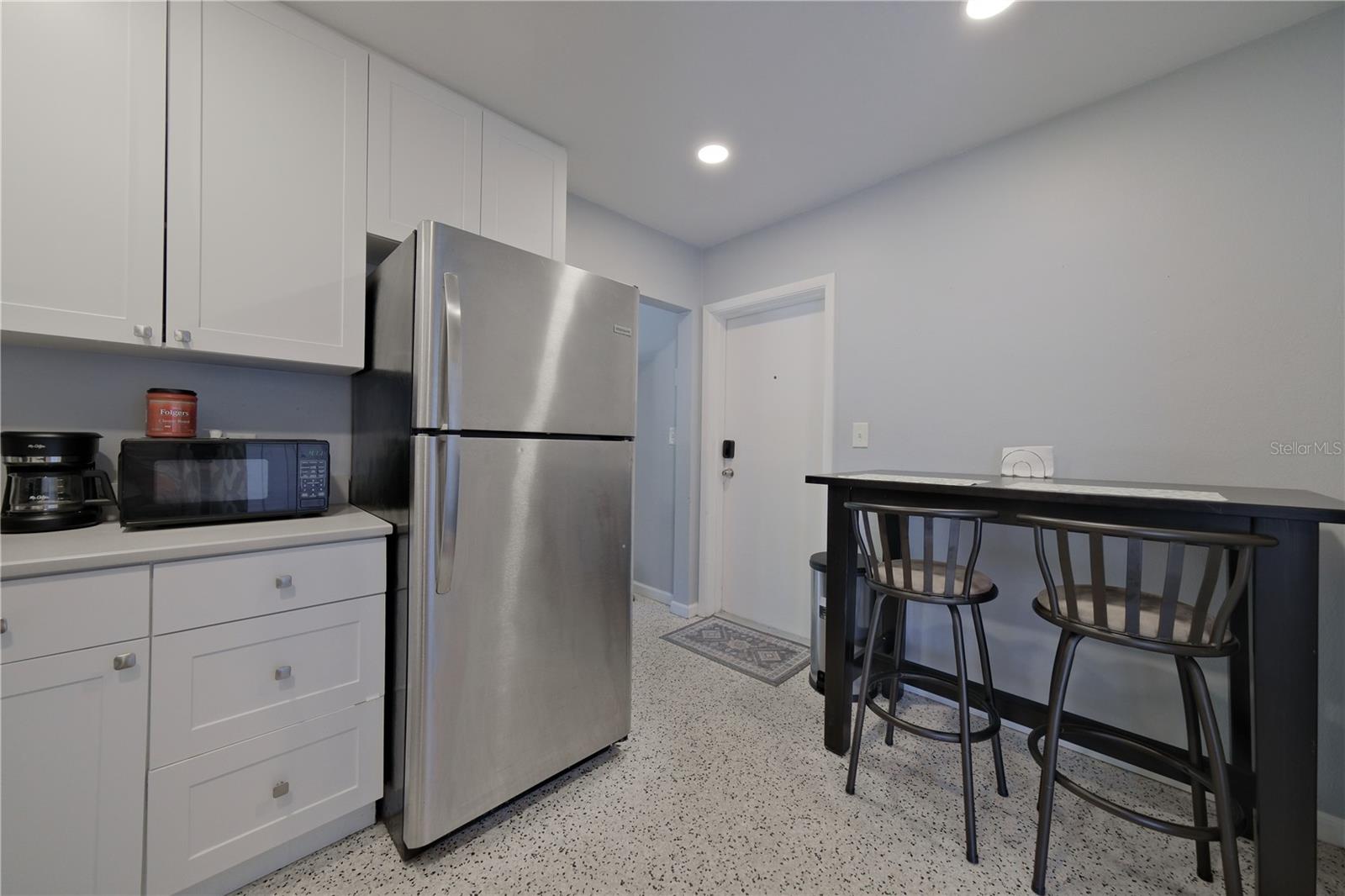 993 Gary St #a & B Property Photo 15