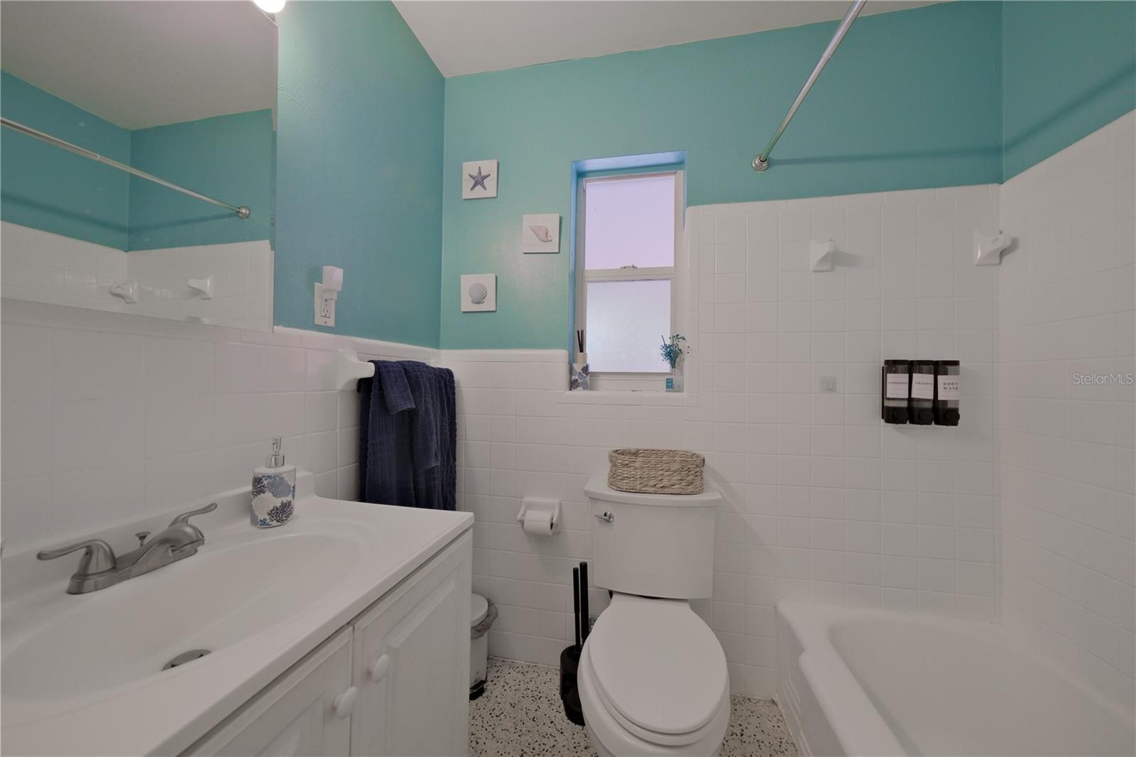 993 Gary St #a & B Property Photo 21