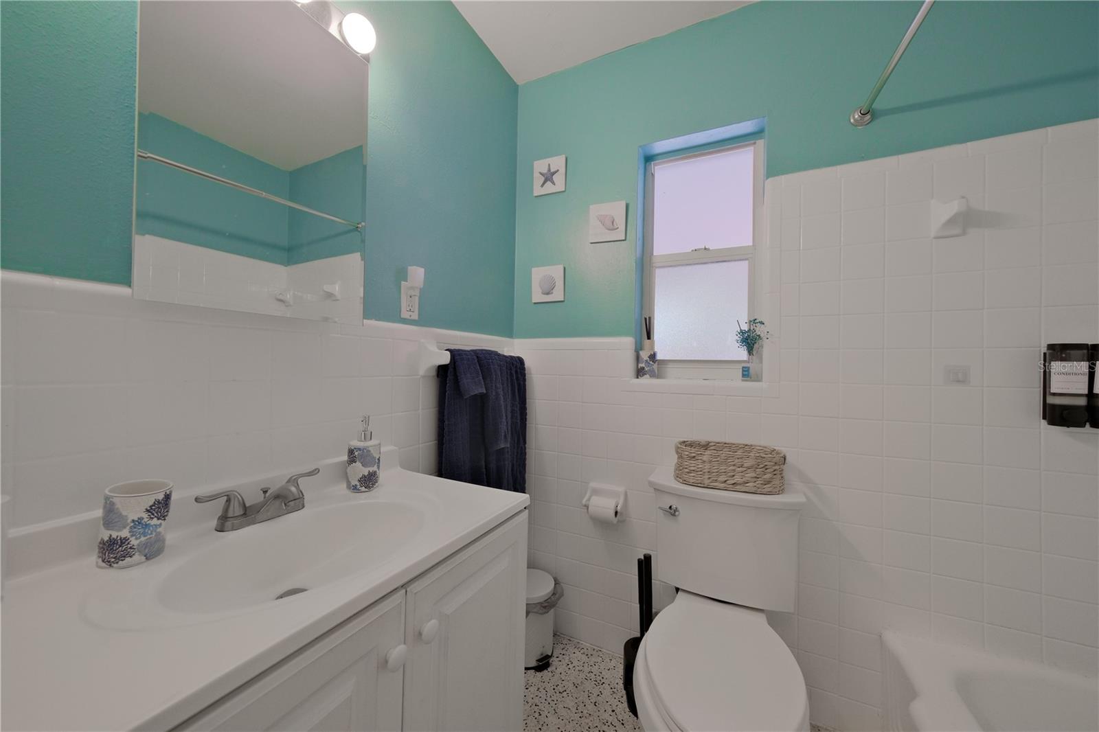 993 Gary St #a & B Property Photo 22