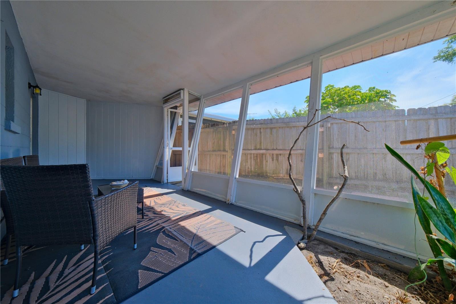 993 Gary St #a & B Property Photo 26