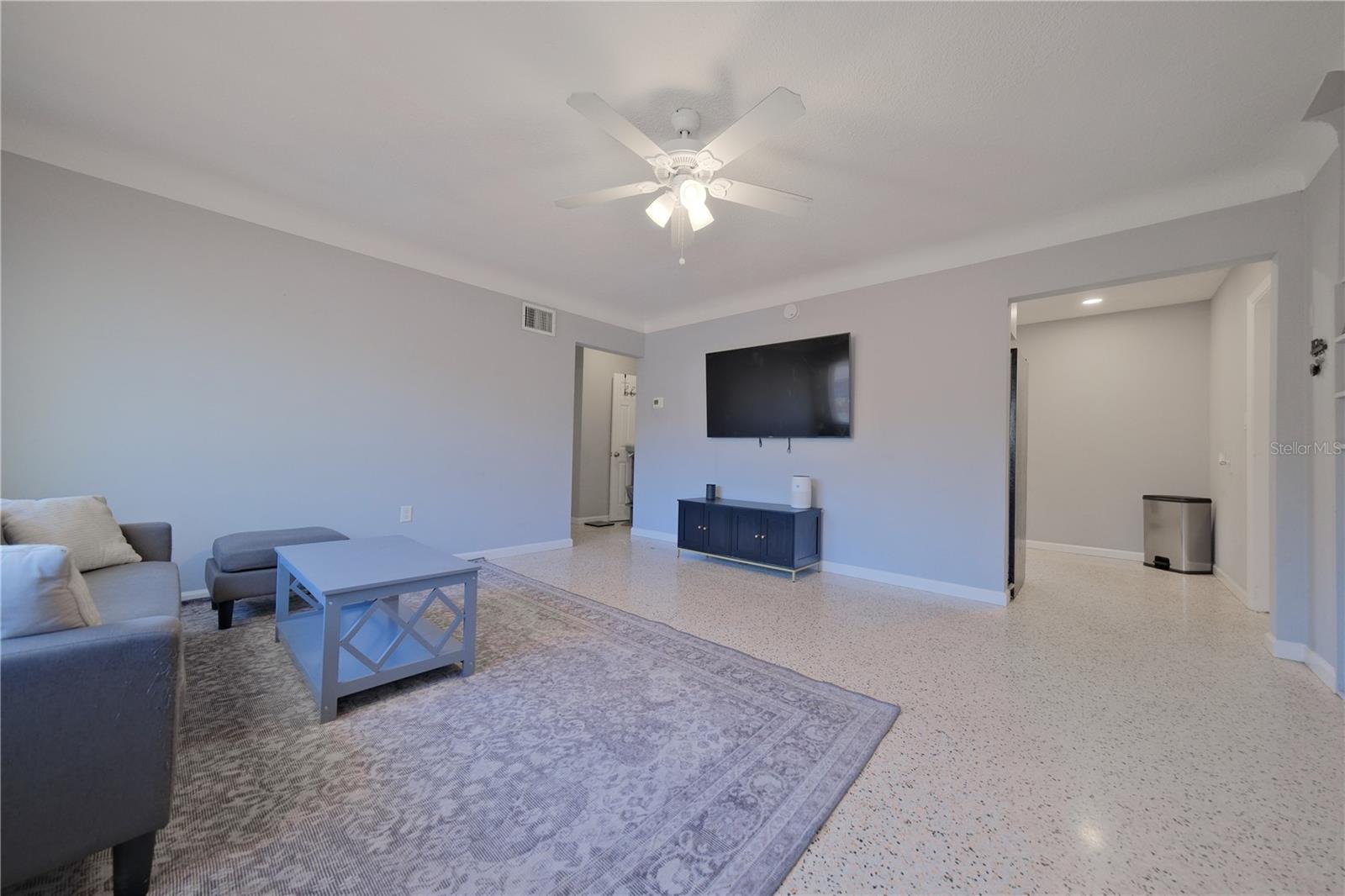 993 Gary St #a & B Property Photo 33