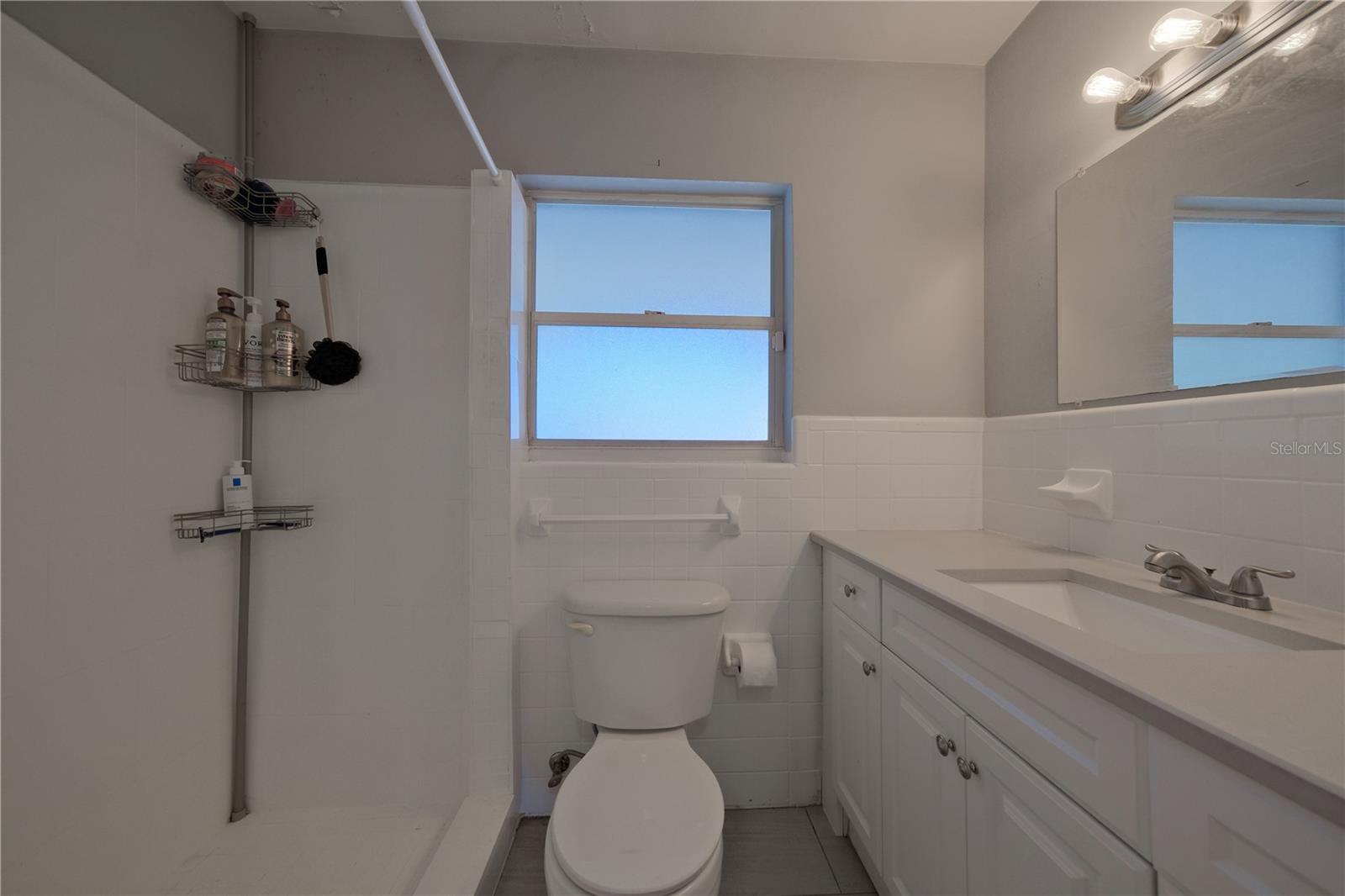 993 Gary St #a & B Property Photo 40