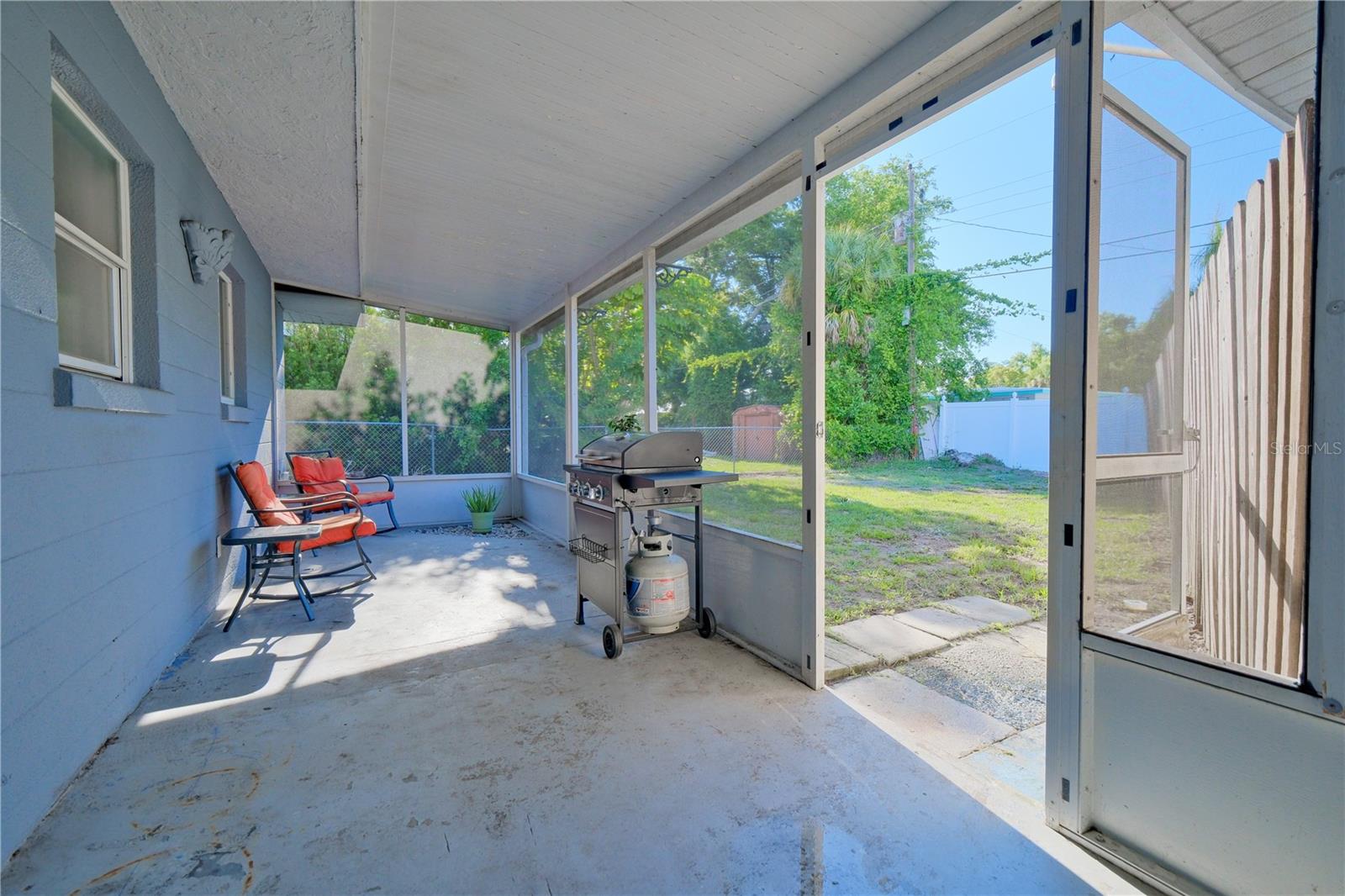 993 Gary St #a & B Property Photo 43