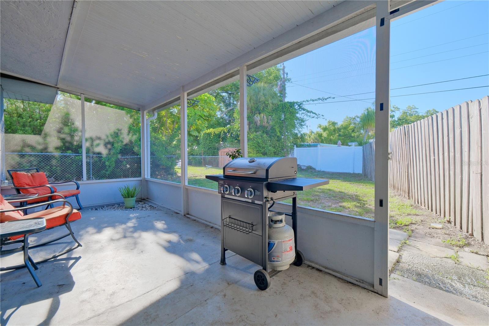 993 Gary St #a & B Property Photo 44
