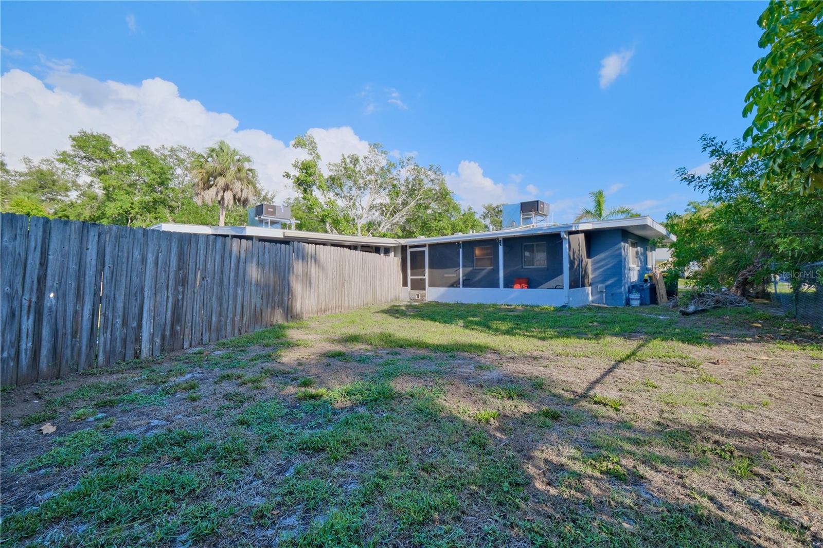 993 Gary St #a & B Property Photo 46
