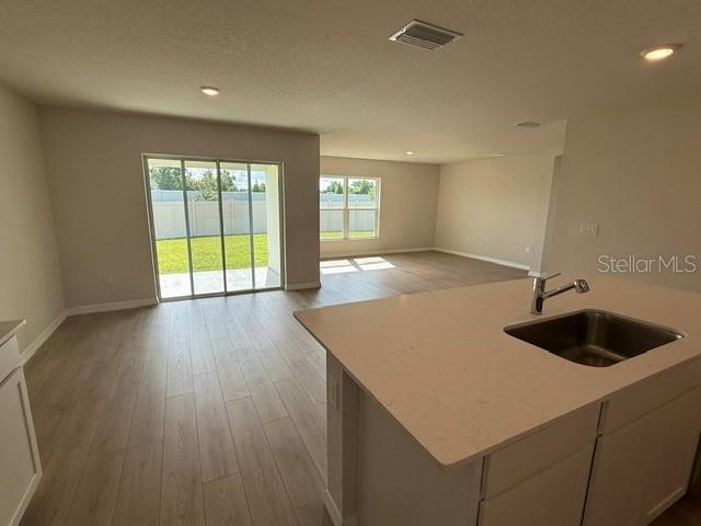 5806 Silver Moonlight Dr Property Photo 3