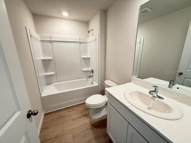 5806 Silver Moonlight Dr Property Photo 7