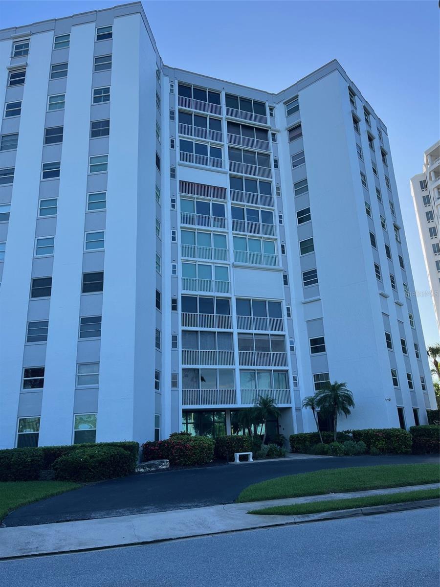 435 S Gulfstream Ave #206 Property Photo 2