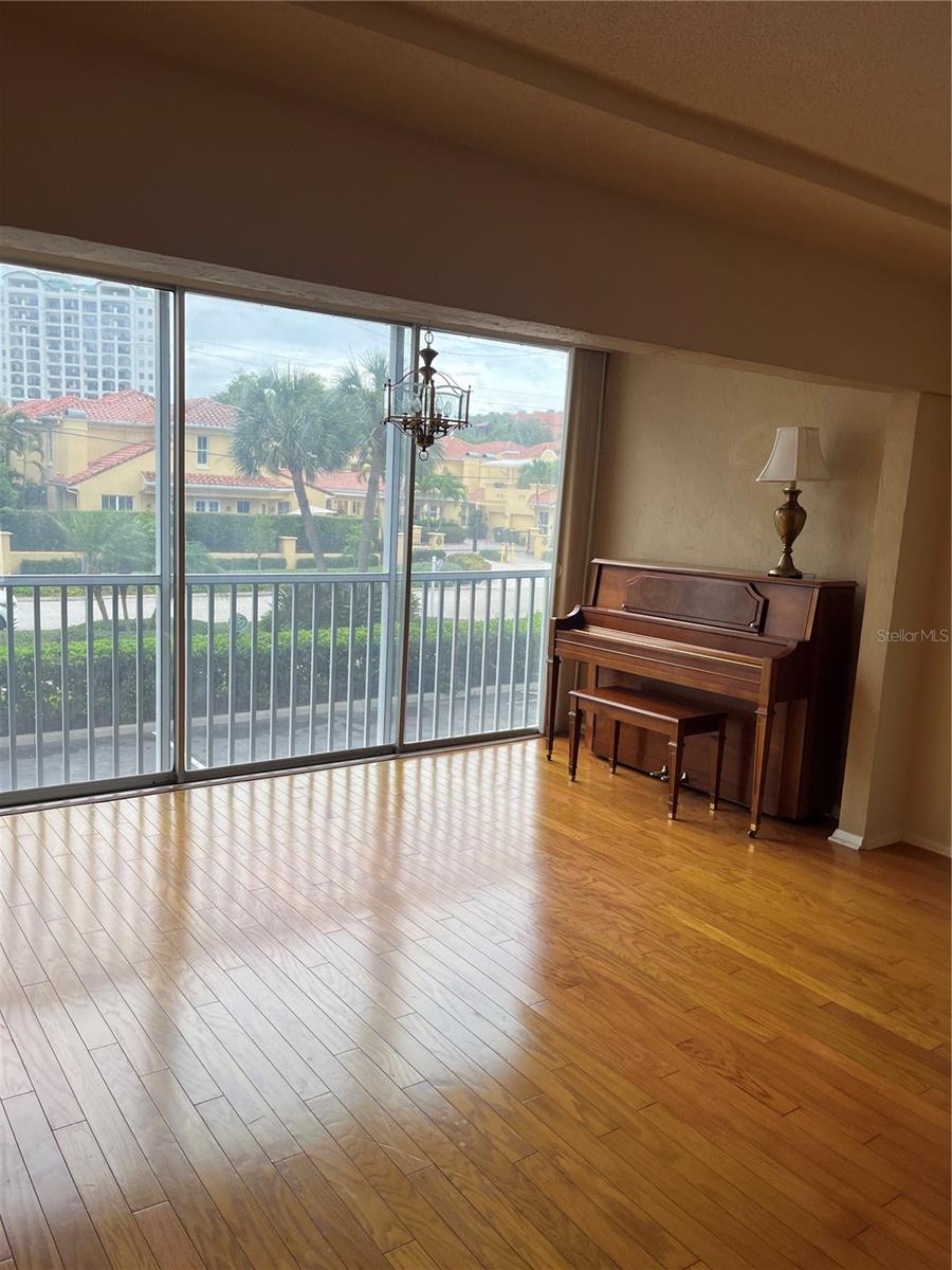 435 S Gulfstream Ave #206 Property Photo 11