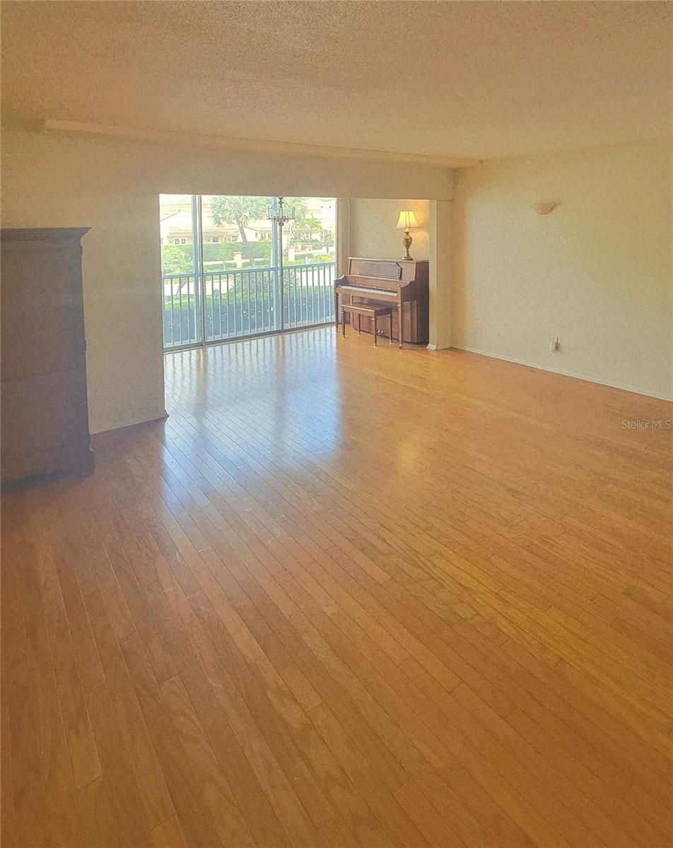 435 S Gulfstream Ave #206 Property Photo 12