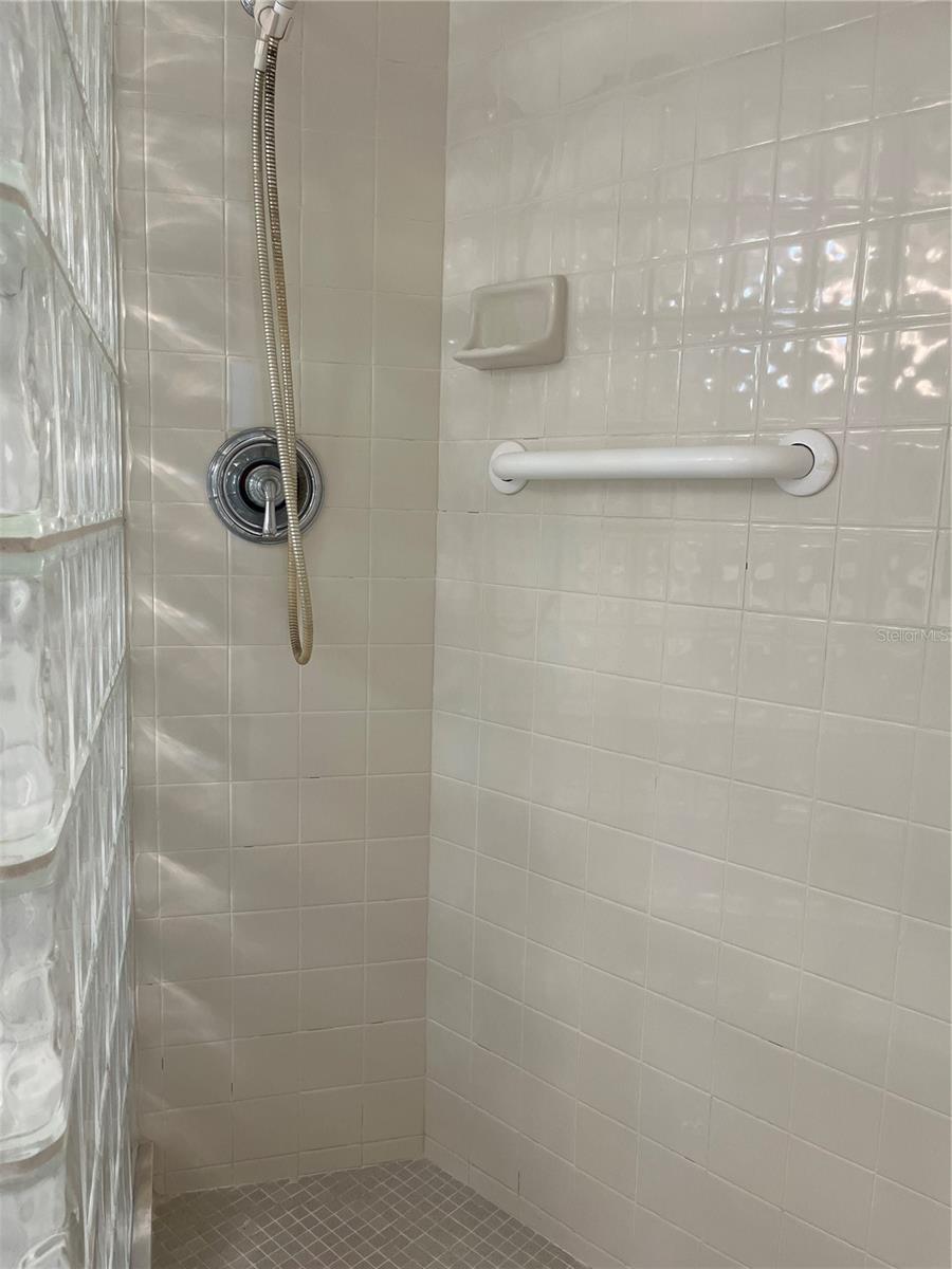 435 S Gulfstream Ave #206 Property Photo 28