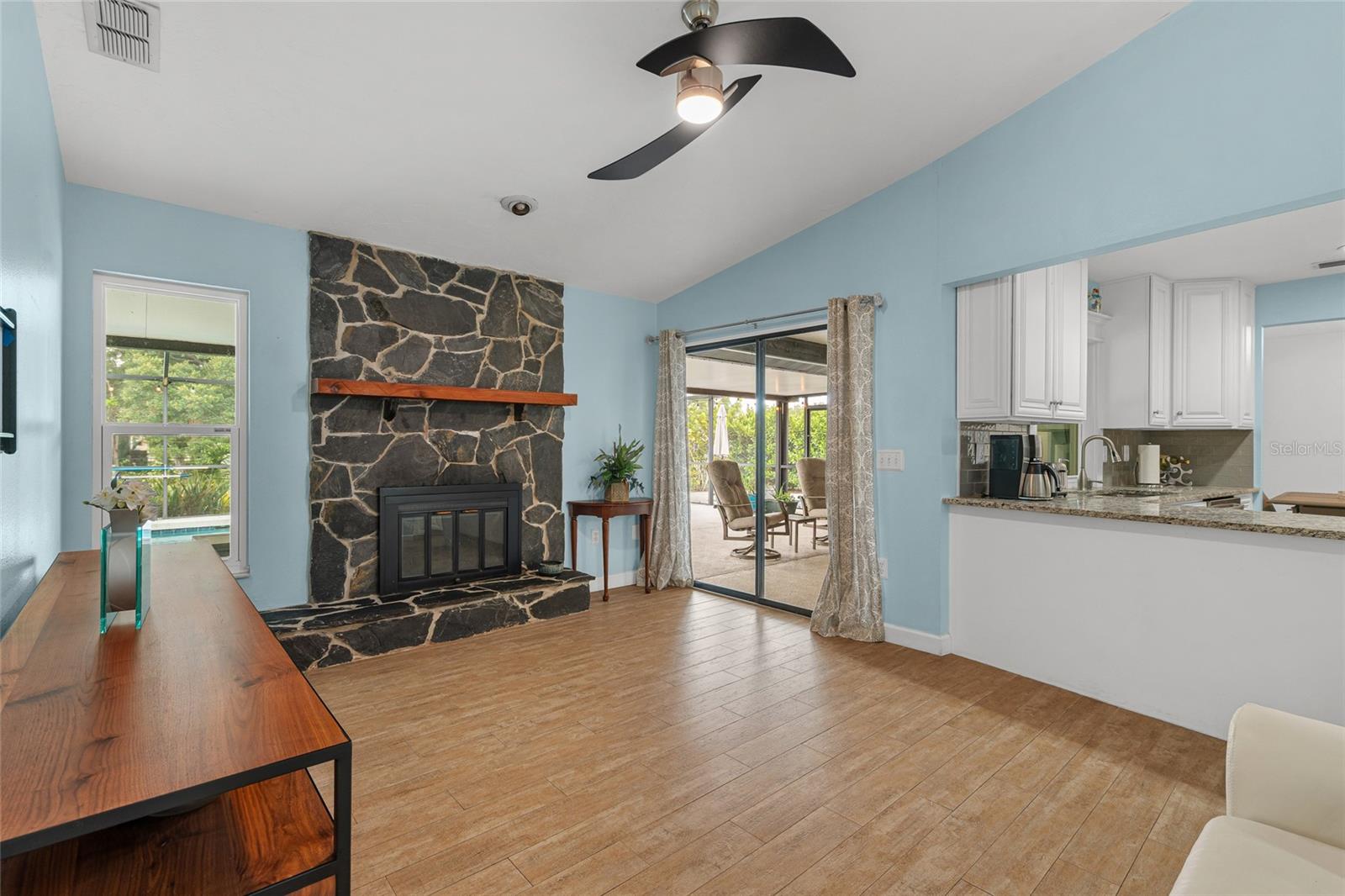 4204 Prairie View Dr Property Photo 4