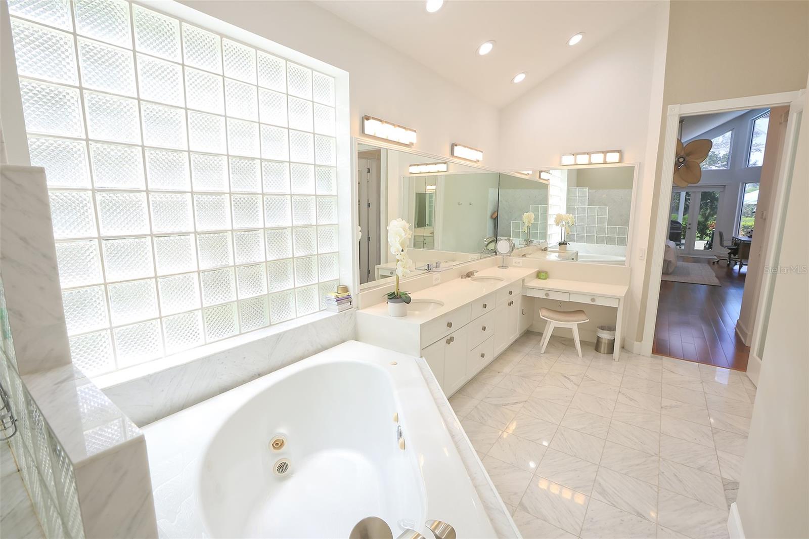 3527 Fair Oaks Ln Property Photo 32