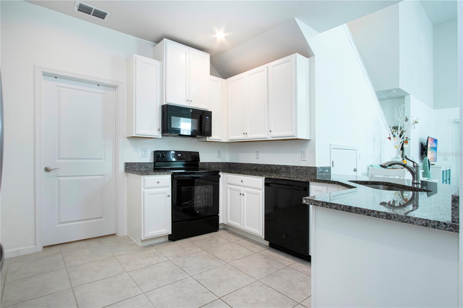 2120 Laceflower Dr Property Photo 25