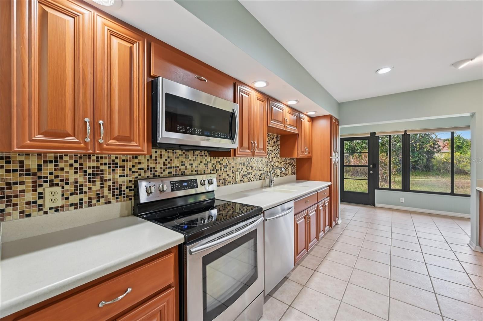 227 Southampton Dr #289 Property Photo 14