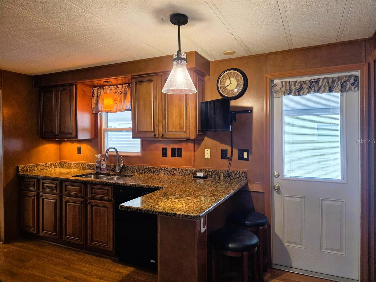 3227 Bayberry Ter Property Photo 14