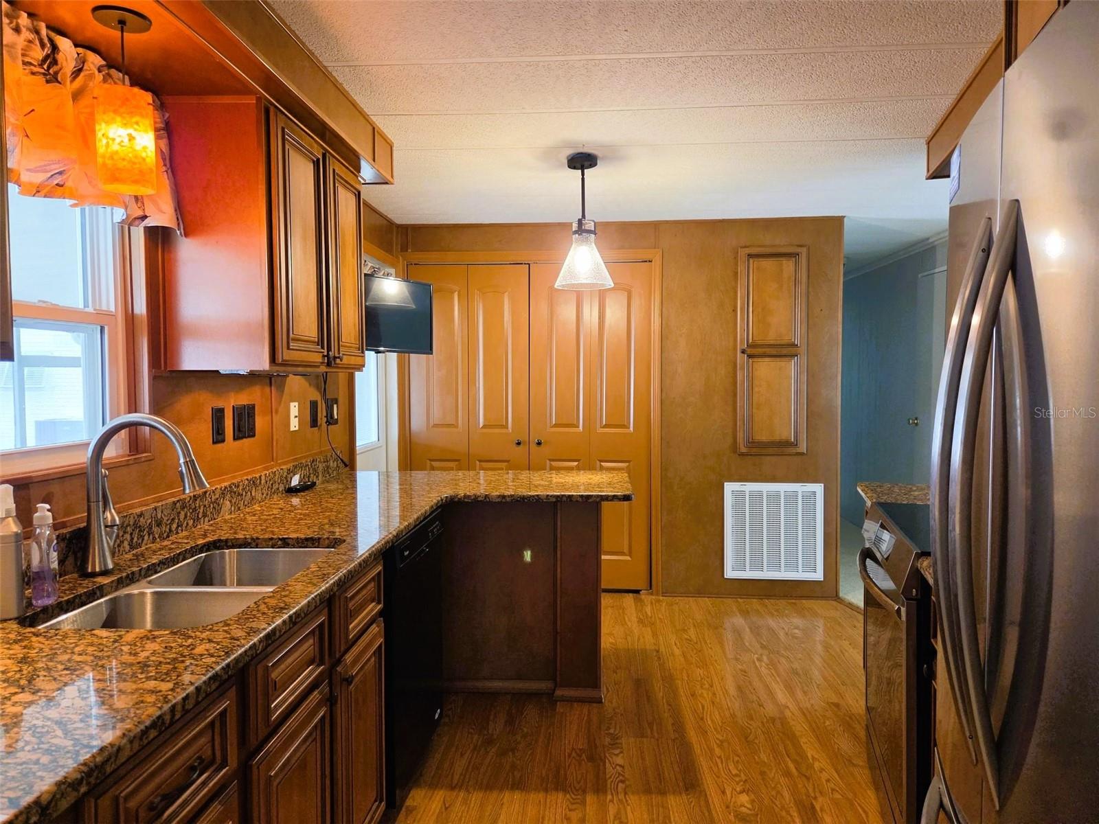 3227 Bayberry Ter Property Photo 16