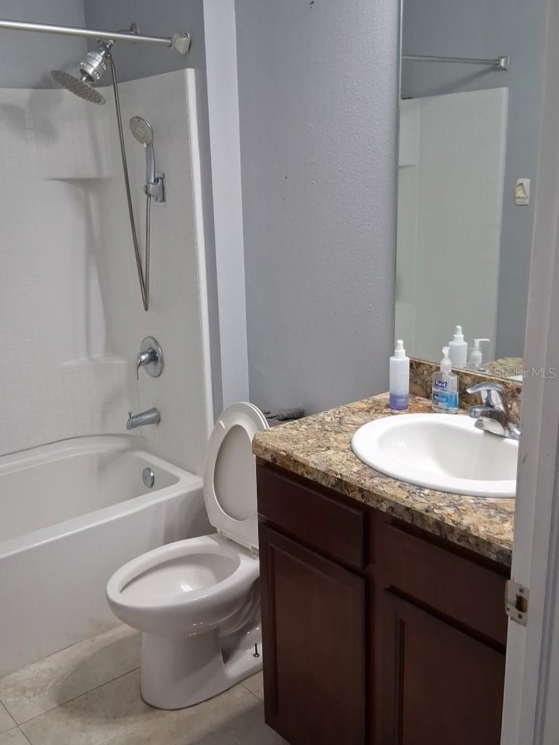 405 Blakely Ct Property Photo 5