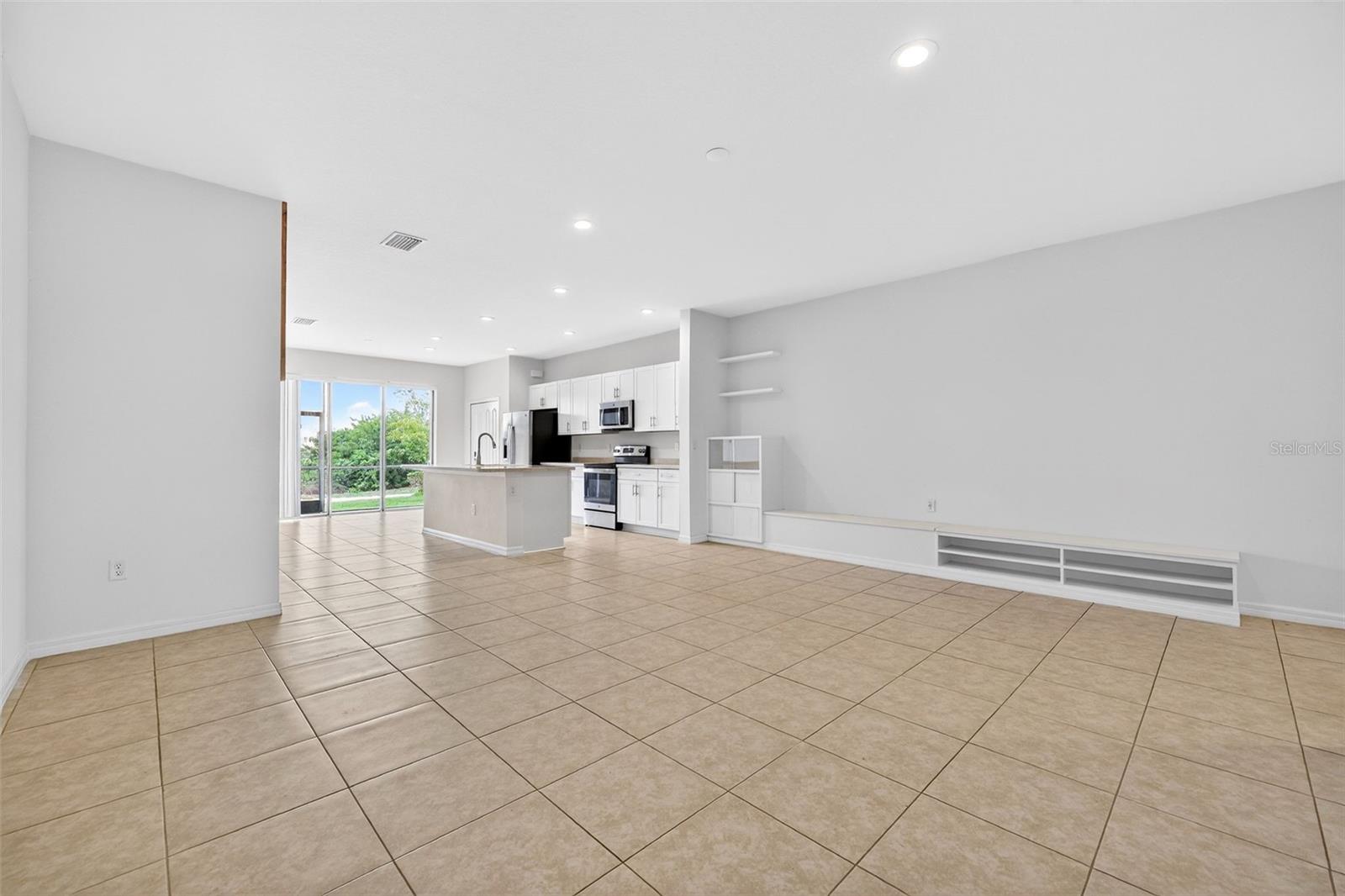 8667 Canyon Creek Trl Property Photo 6