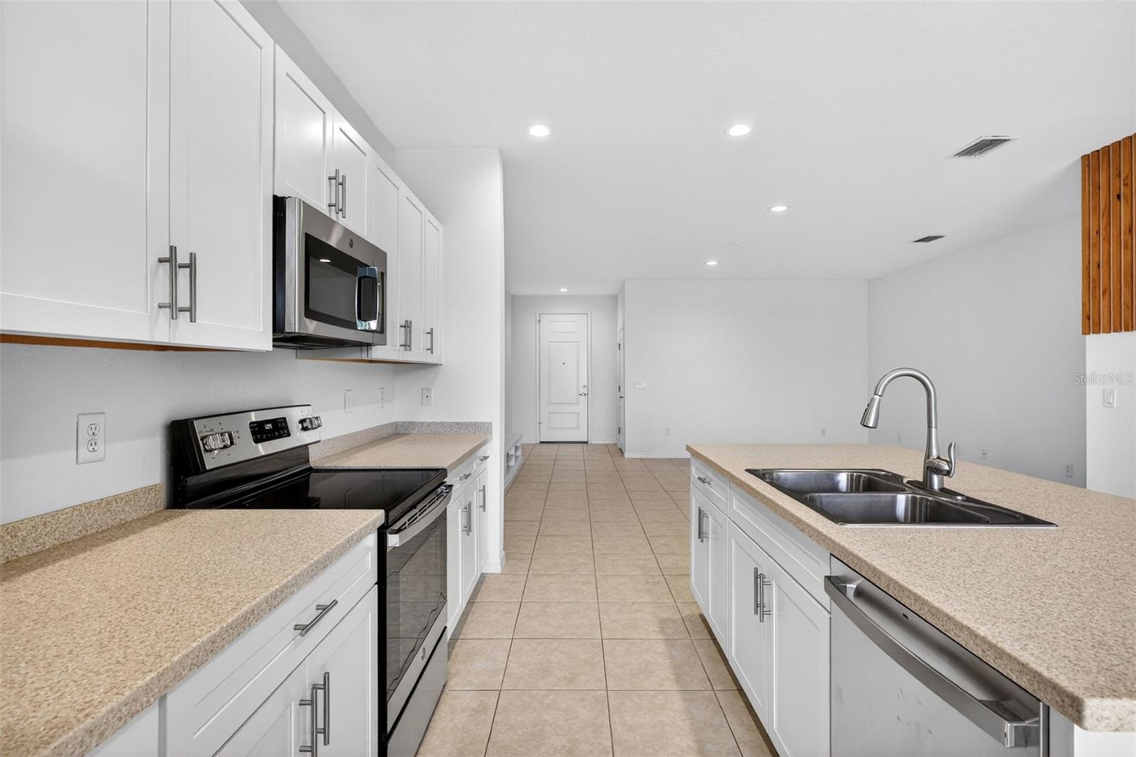 8667 Canyon Creek Trl Property Photo 9