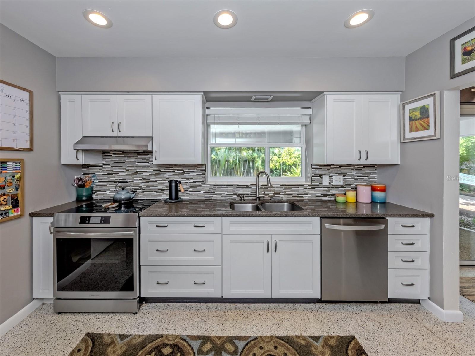 632 Park Dr Property Photo 9