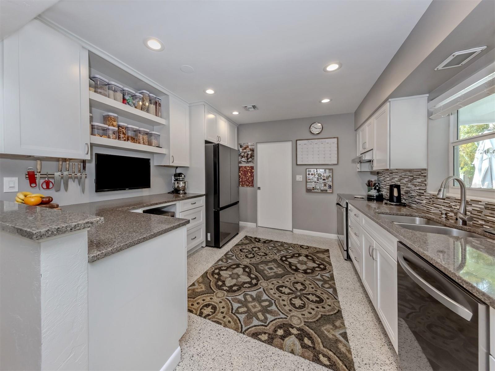 632 Park Dr Property Photo 11
