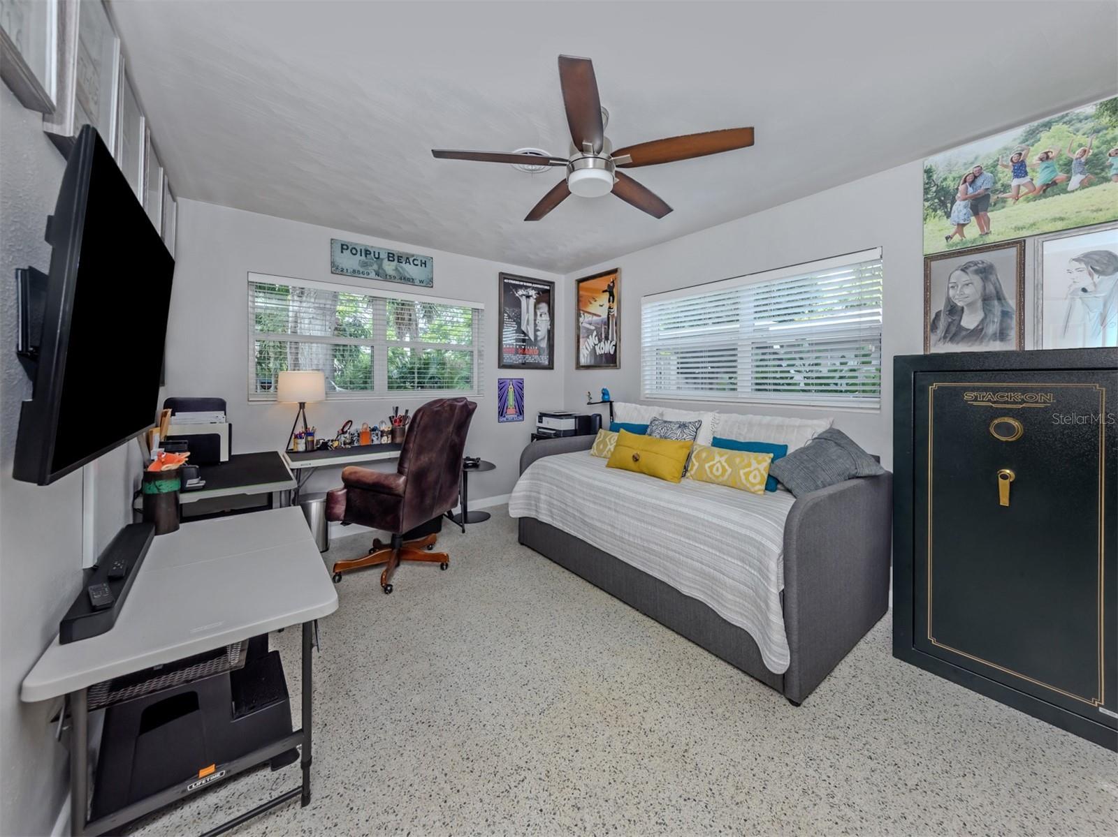 632 Park Dr Property Photo 19