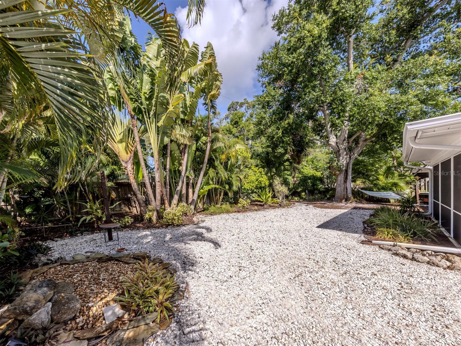632 Park Dr Property Photo 28
