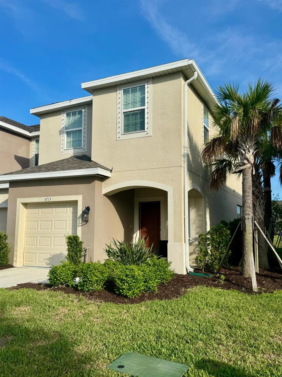5715 ARCHIPELAGO ST Property Photo 1