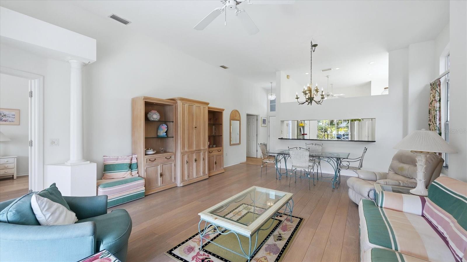 7706 Whitebridge Gln Property Photo 9