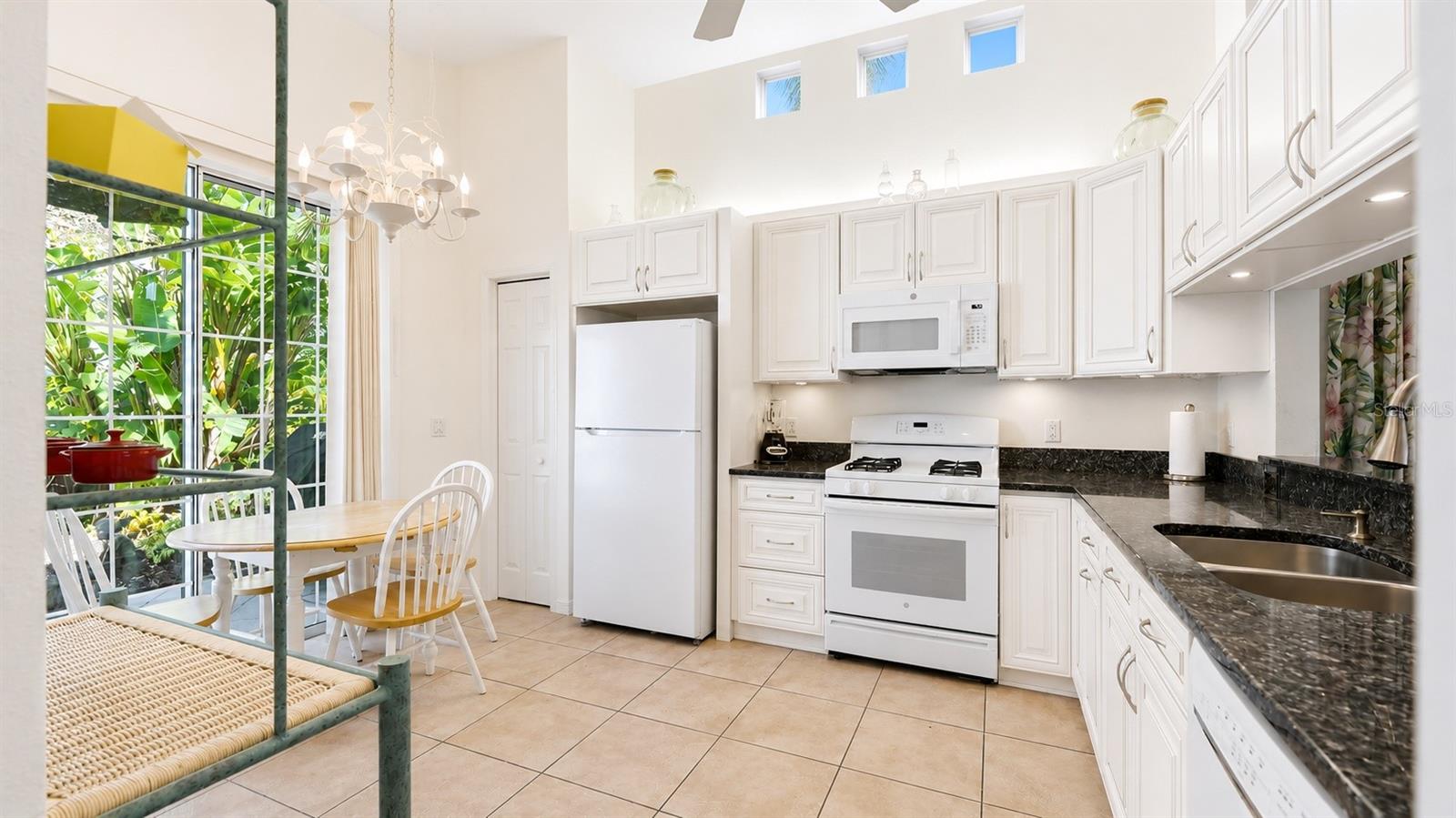 7706 Whitebridge Gln Property Photo 12