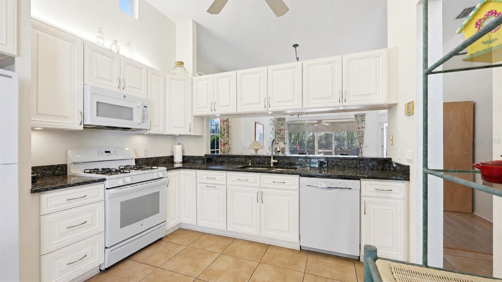 7706 Whitebridge Gln Property Photo 13