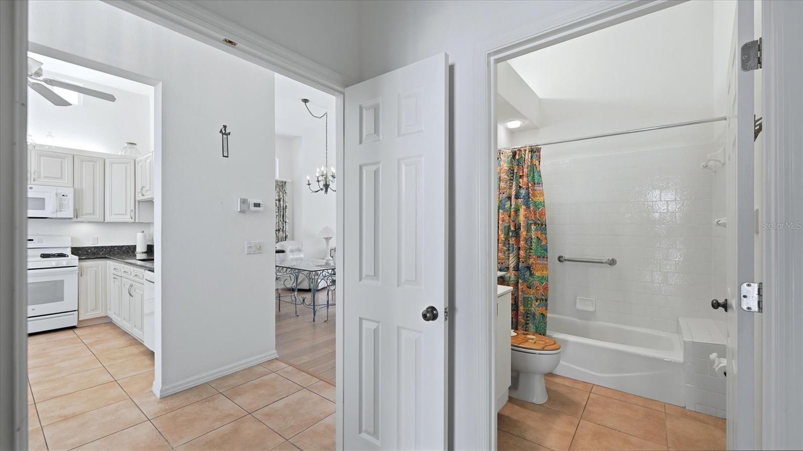 7706 Whitebridge Gln Property Photo 28