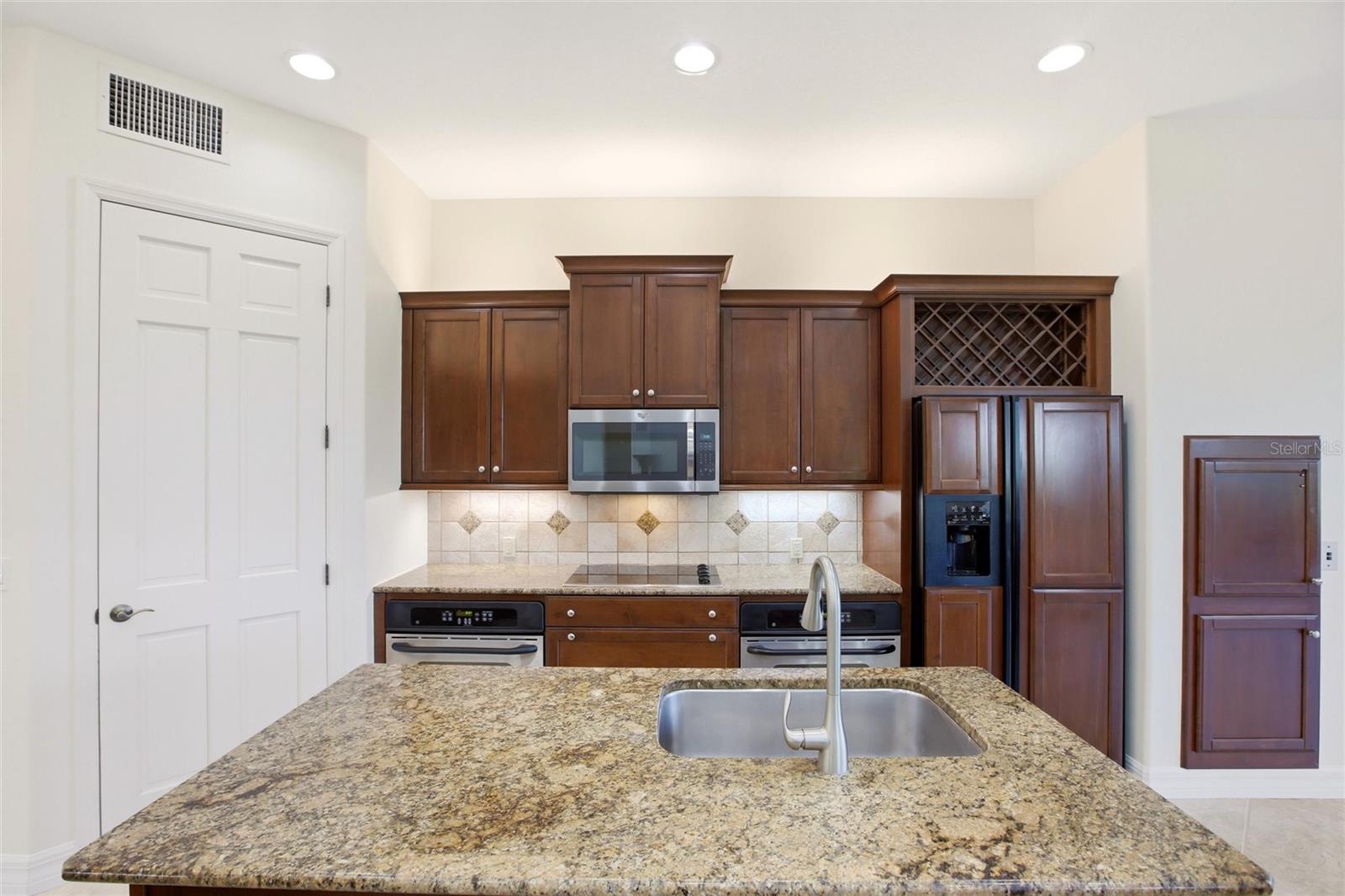 8417 Lone Eagle Way Property Photo 13