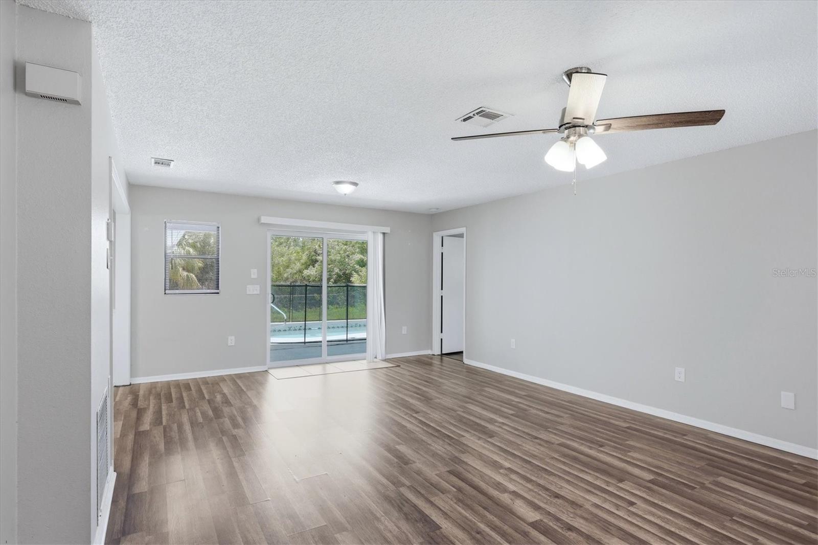 4850 Brickell Dr Property Photo 5