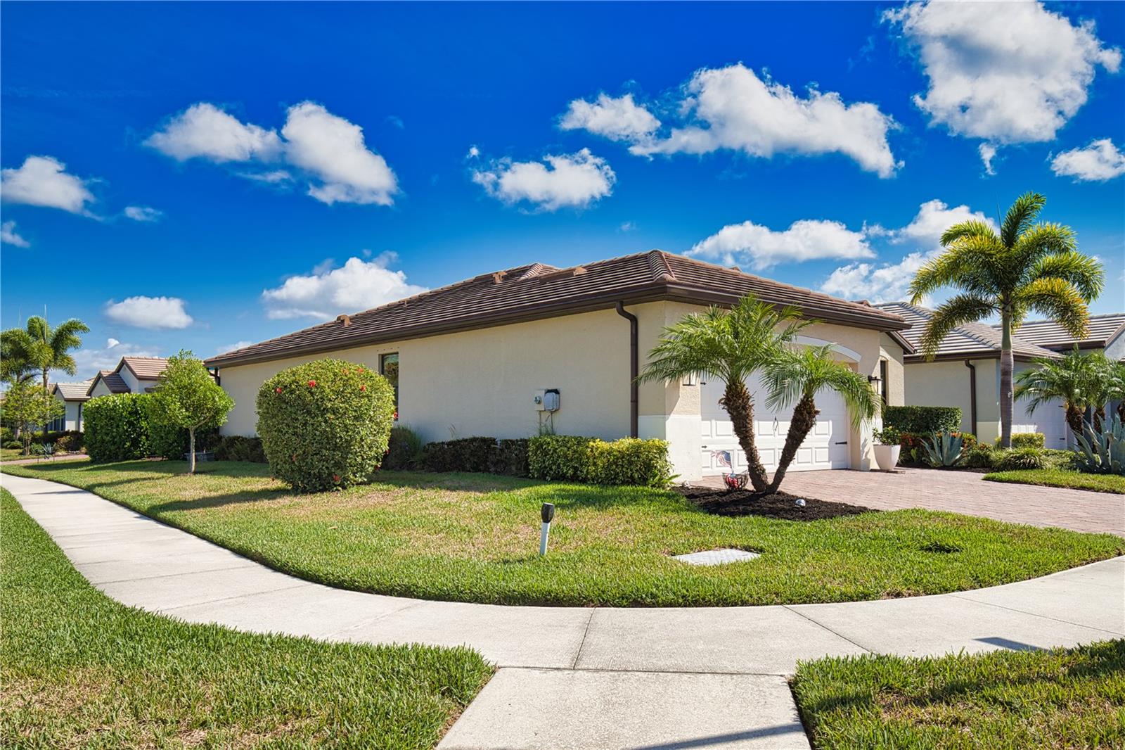 12064 Blazing Star Dr Property Photo 3