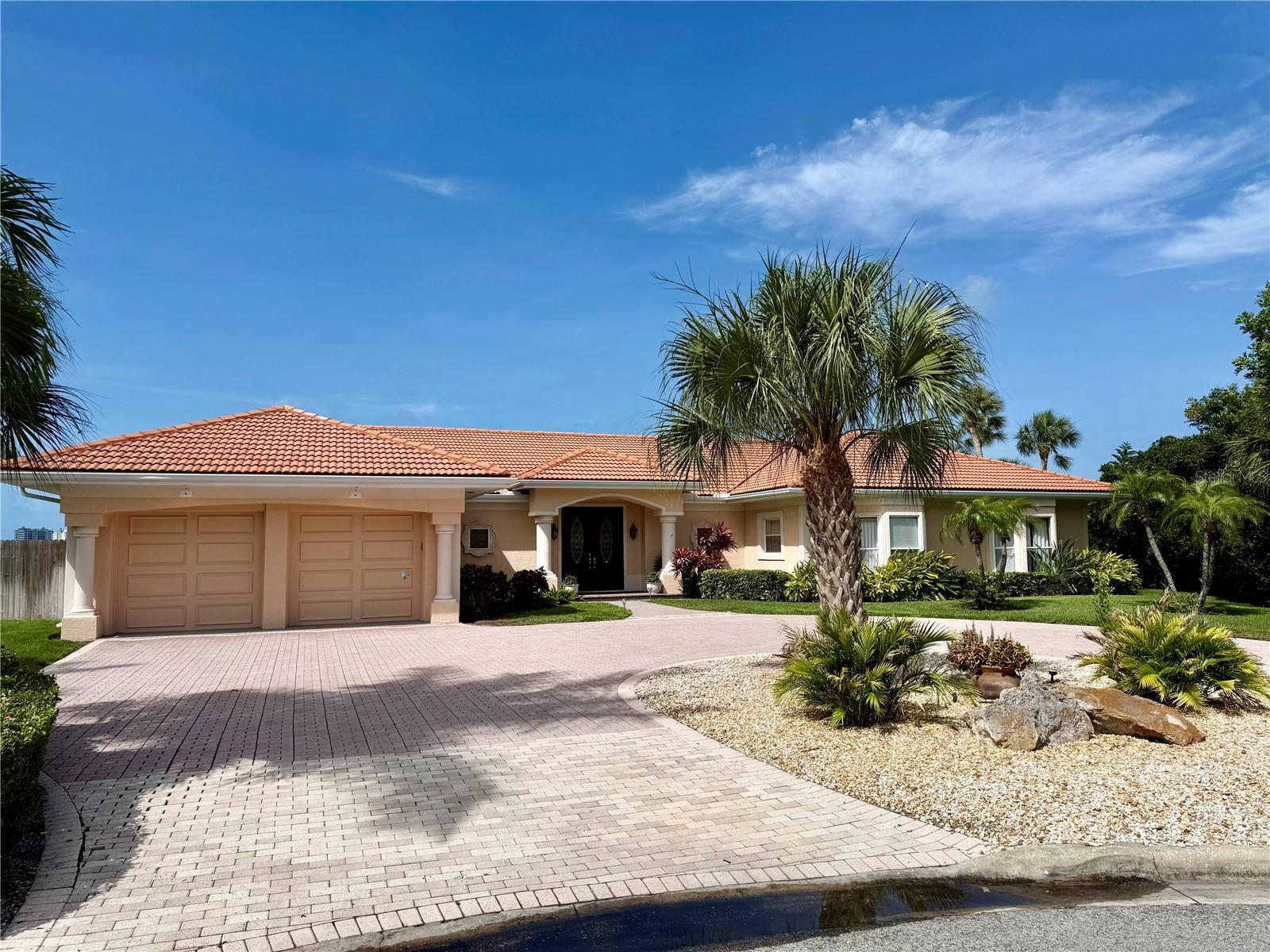 376 W Royal Flamingo Dr Property Photo 2