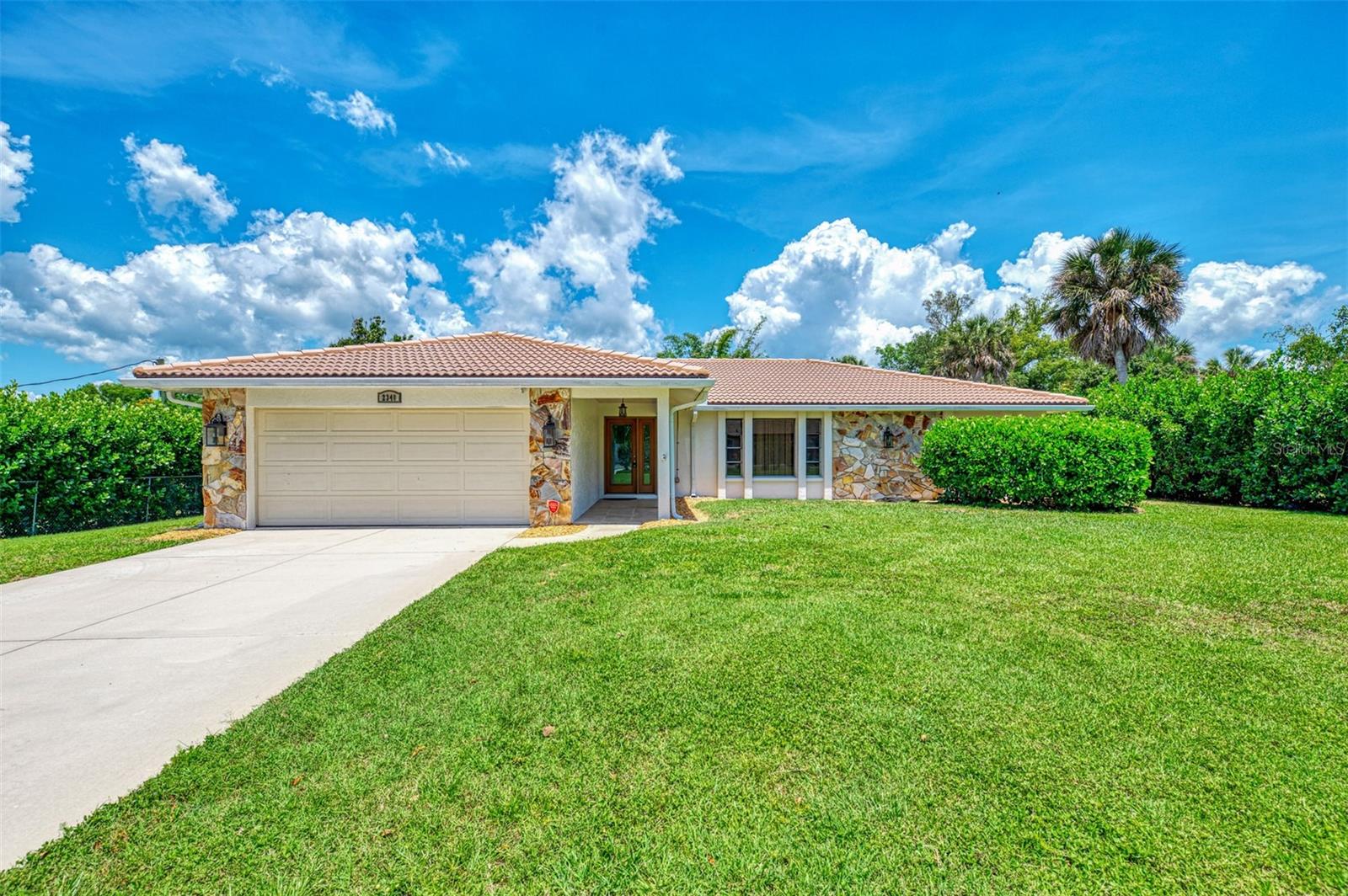 2340 PALMETTO ST Property Photo 1