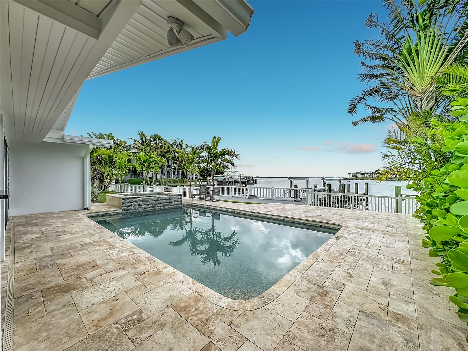 605 Key Royale Dr Property Photo 12