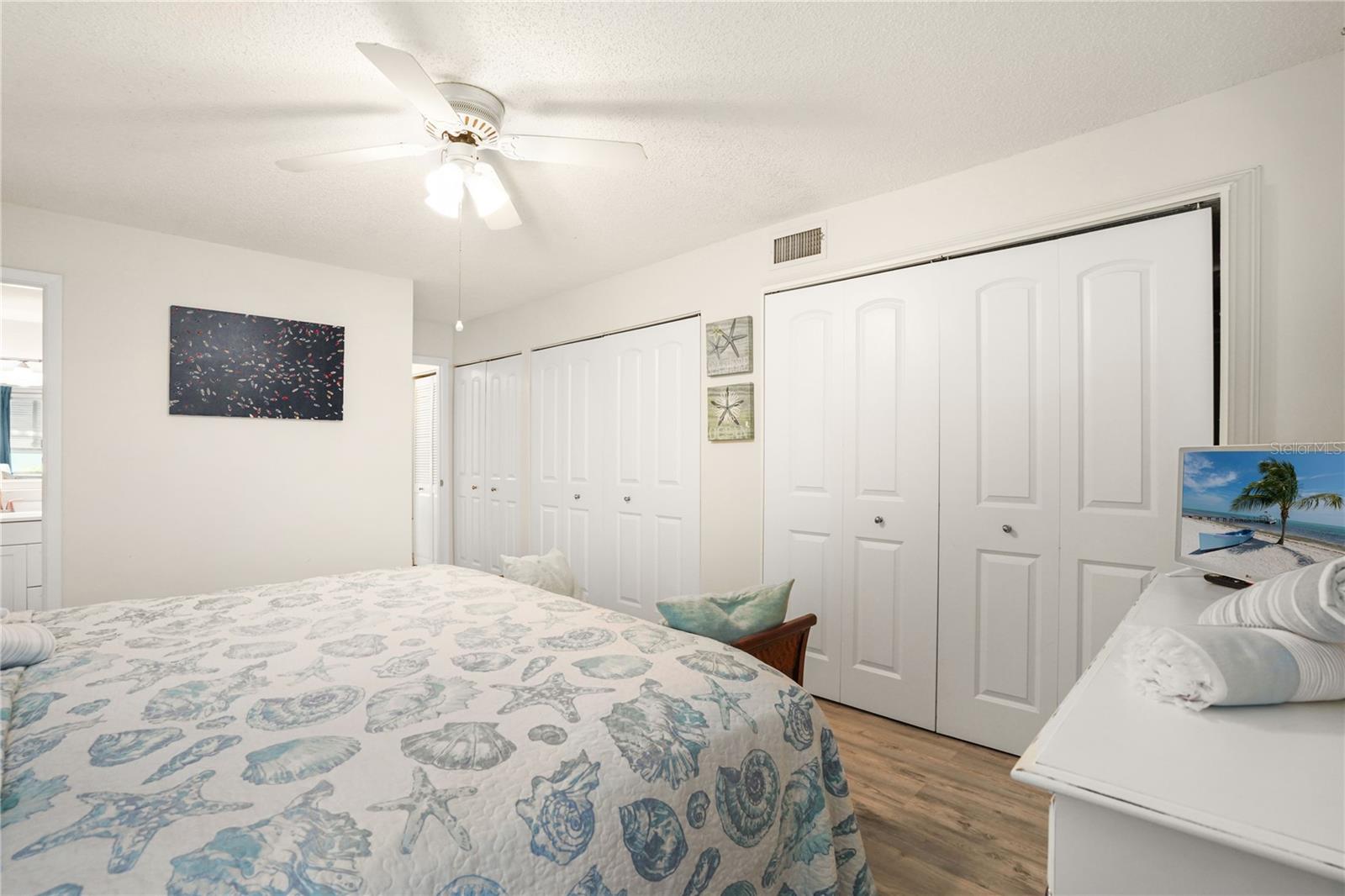 5673 Midnight Pass Rd #201 Property Photo 20