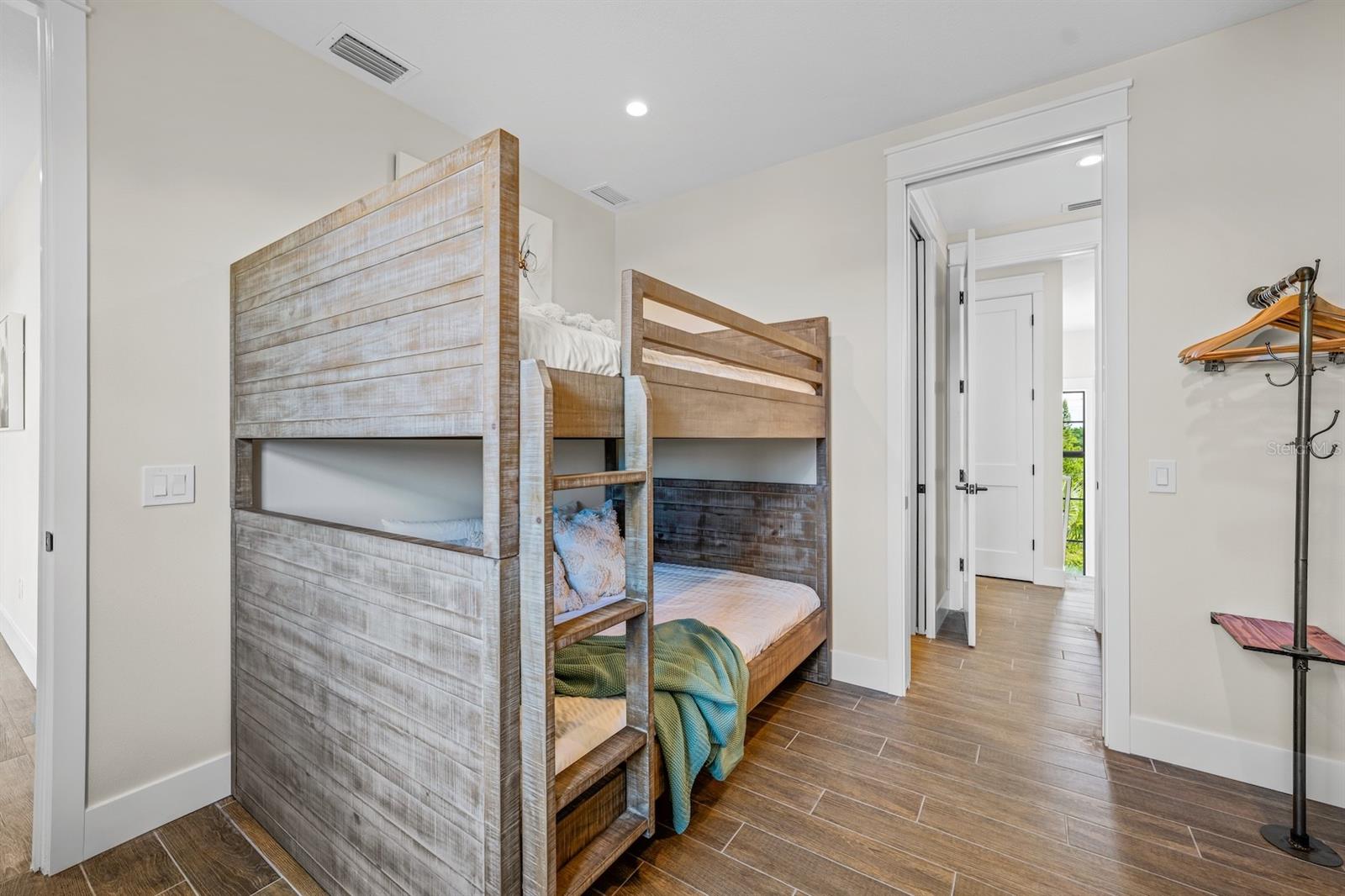 A4694972 Property Photo 32