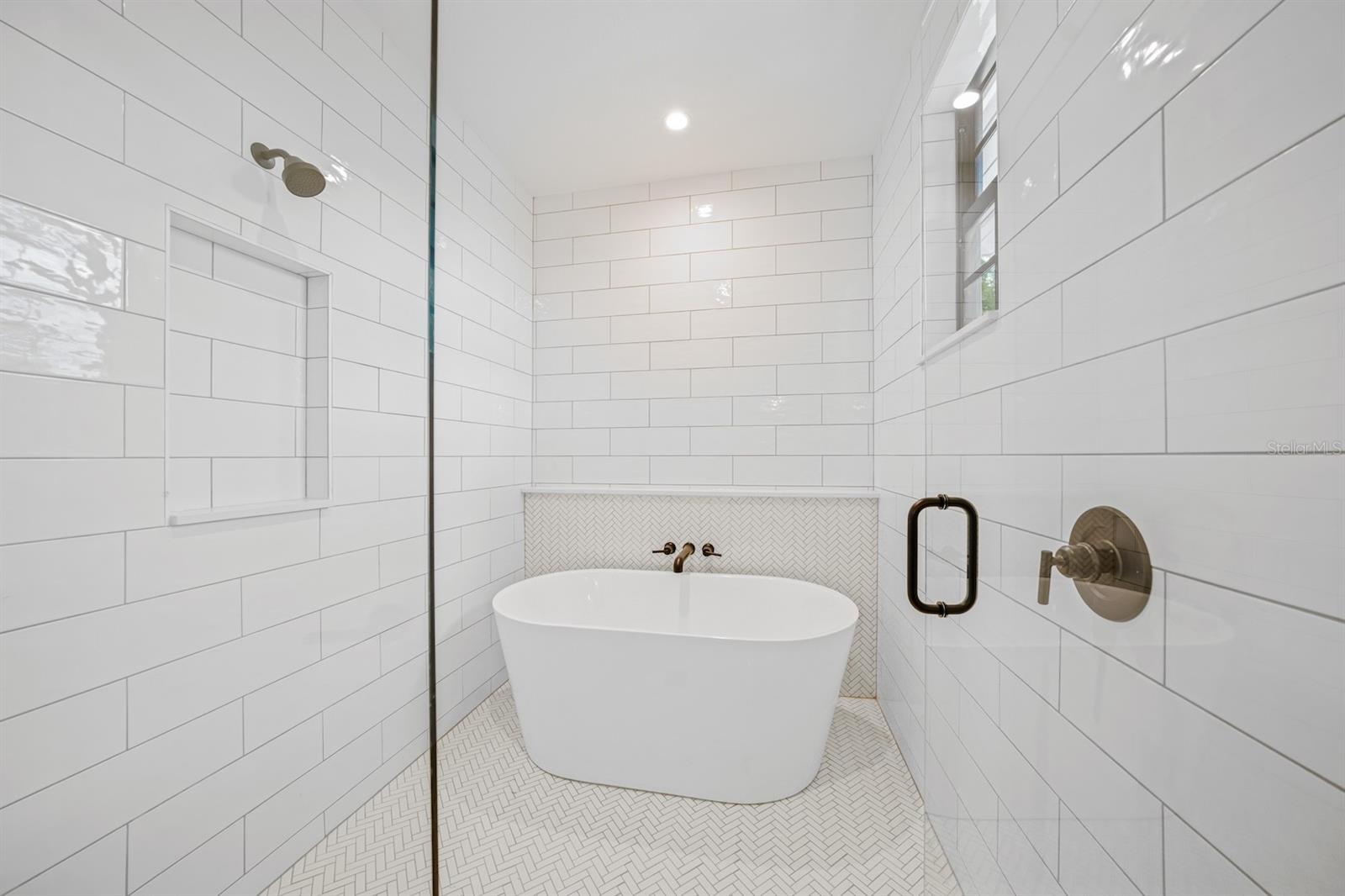 A4694972 Property Photo 37
