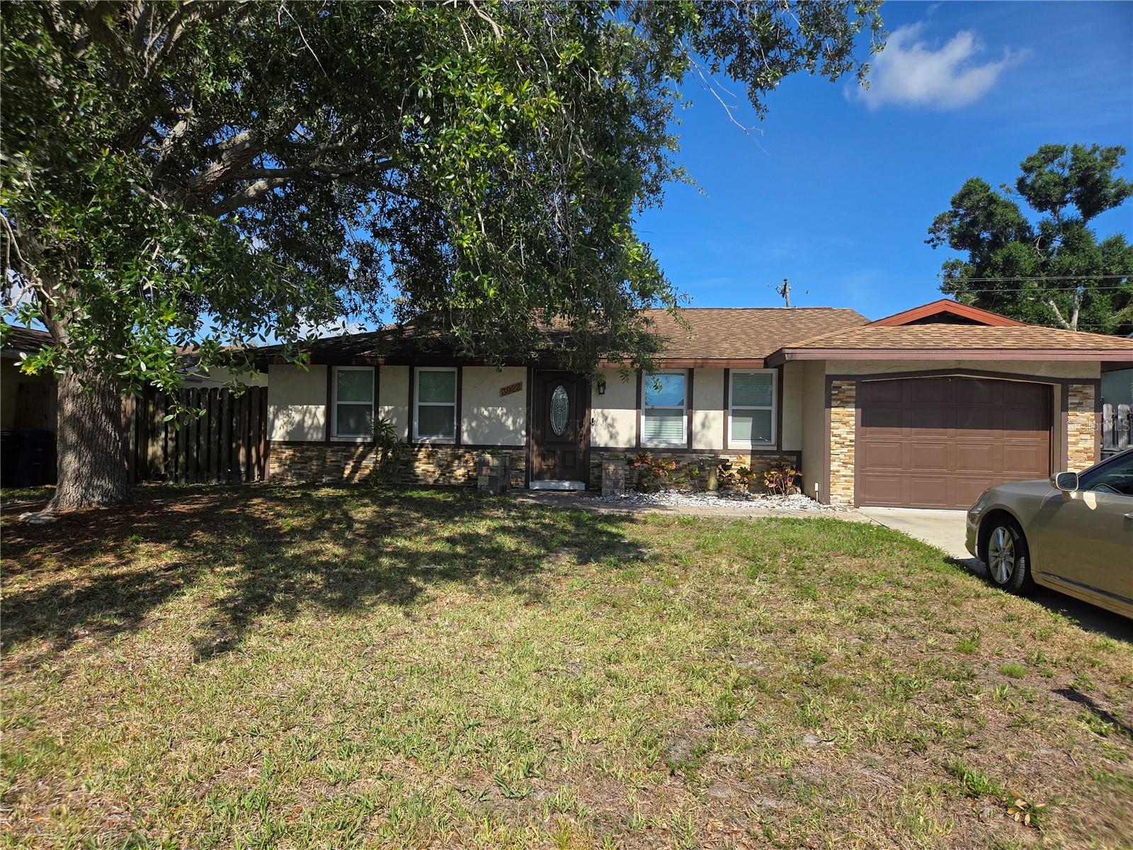3922 Cochise Ter, Property Photo 2