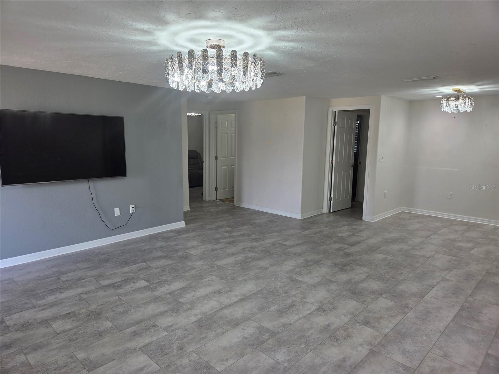3922 Cochise Ter, Property Photo 4